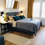 Aquamarina Onyx * ミエンジズドロイェ
